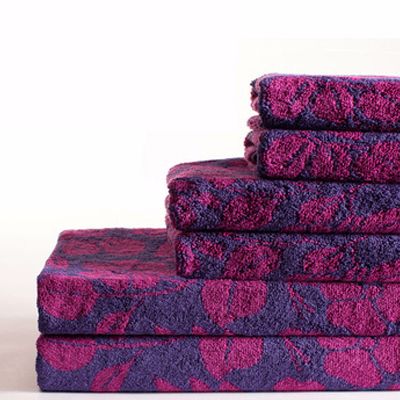 Floral Fuchsia in Purple Base Towels Supplier